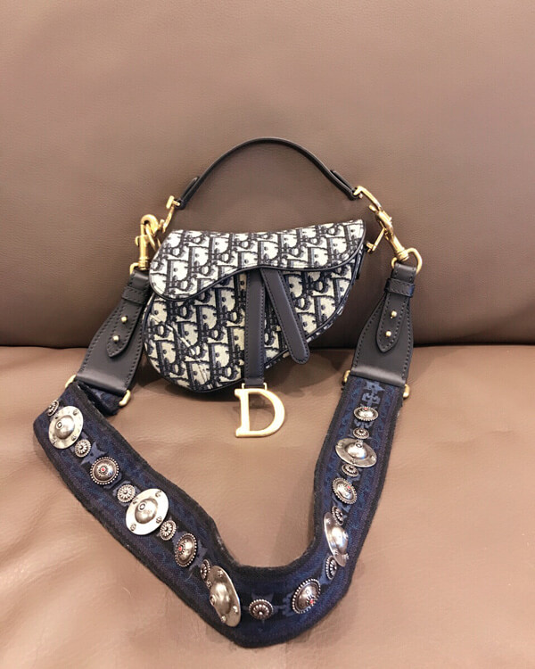 注目商品ディオール重ね刺繍 バック サドル ウエスト ポーチ ロゴ モノグラム 新作 CD M0446CTZQ M928